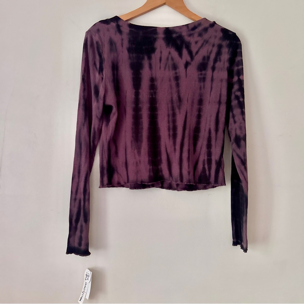 WALLFLOWER WOMENS PURPLE & BLACK TIE DYE V NElCK BUTTON DOWN TOP SIZE L NWT - Picture 3 of 4
